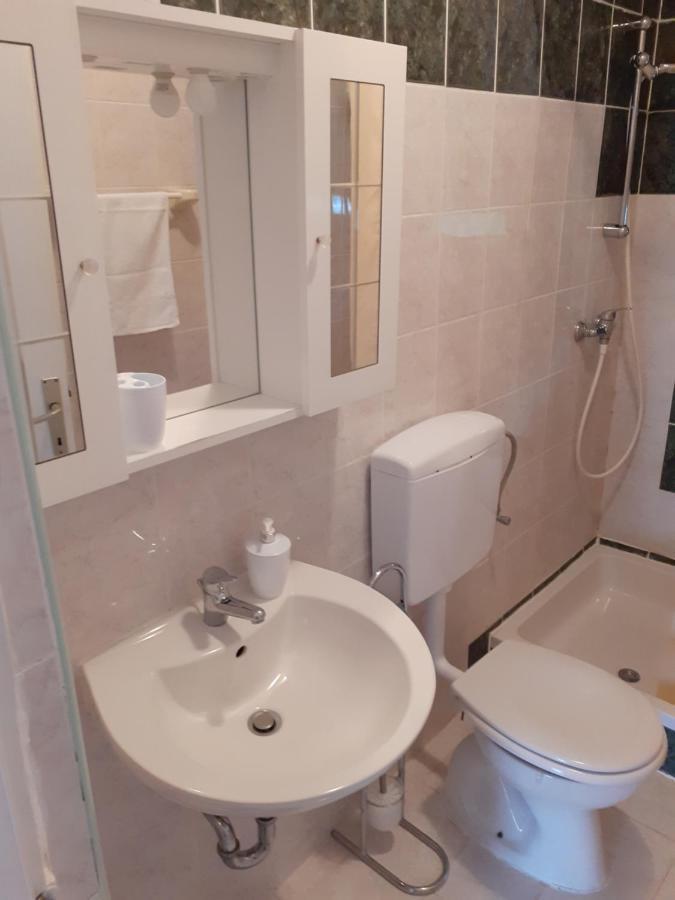 Apartments Verica Паг Экстерьер фото