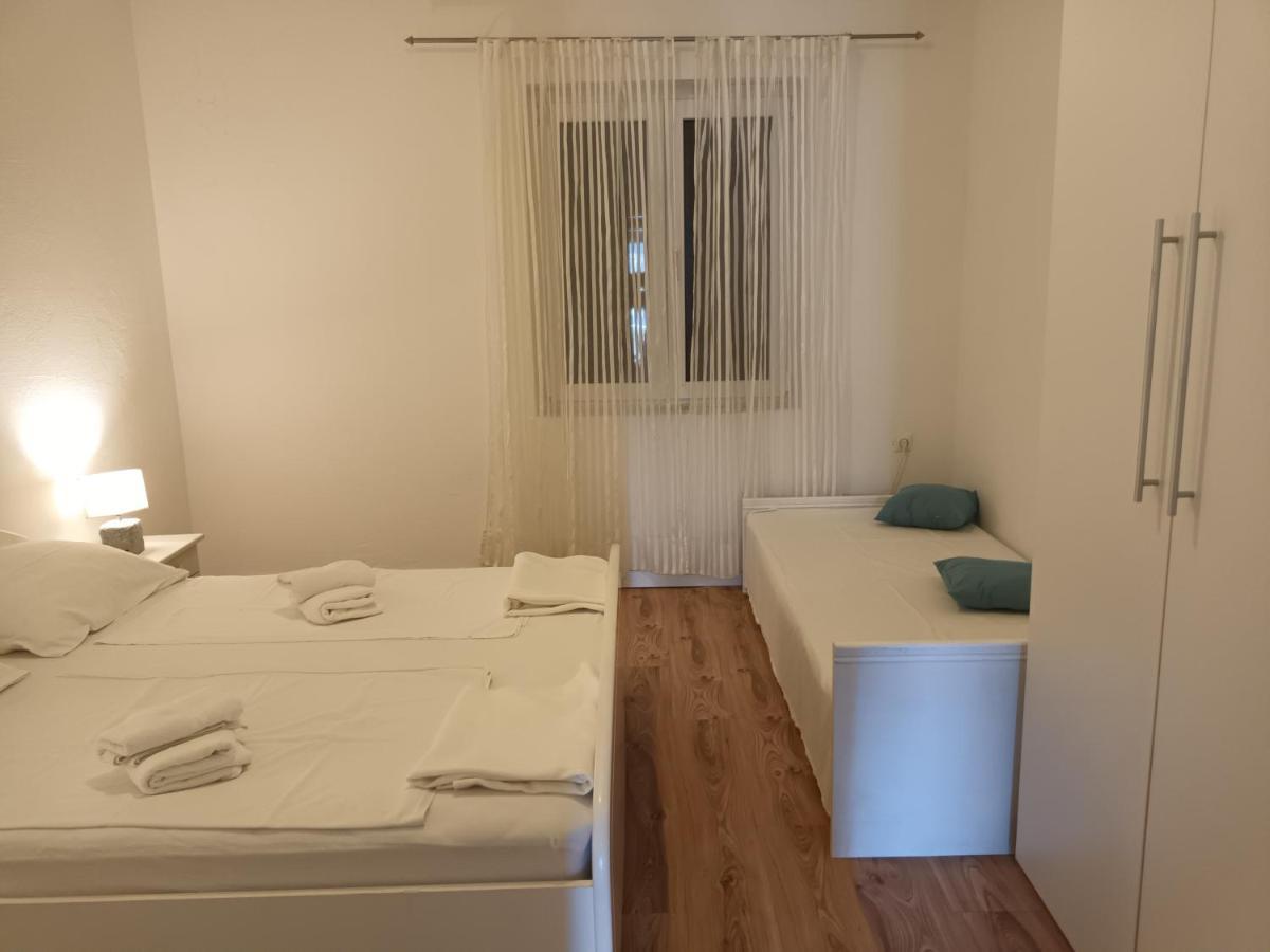 Apartments Verica Паг Экстерьер фото